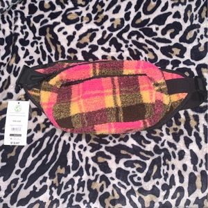 No Boundaries Hands Free Fanny Pack Fleece Pink Plaid